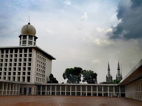 伊斯蒂克拉爾清真寺 Istiqlal Mosque