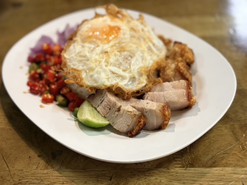 炸豬肚沙拉飯 THB 90